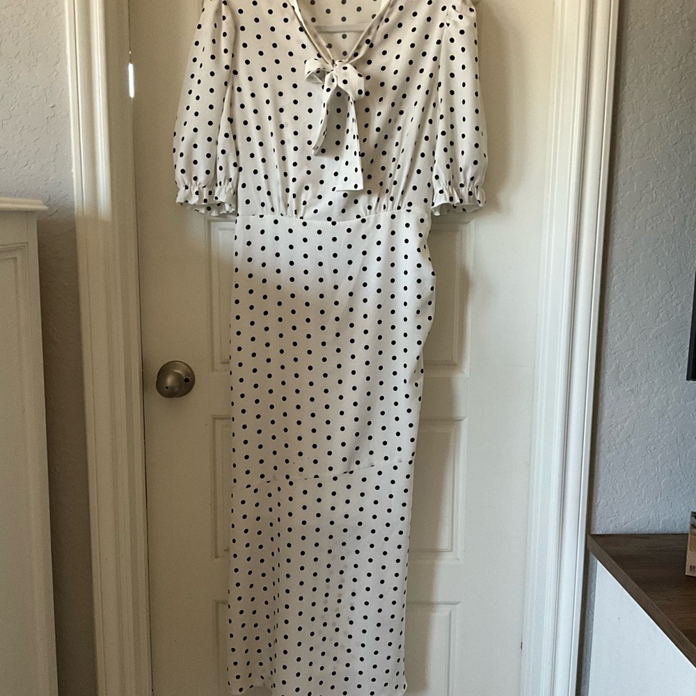 SHEIN Black and White Polka Dot Short Sleeve Dress